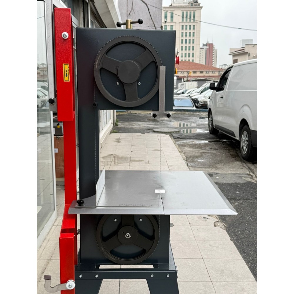 King Mezbaha Tipi Büyükbaş Hayvan Kemik Kesme Makinası 3 Beygir Boyalı Gövde 220 V