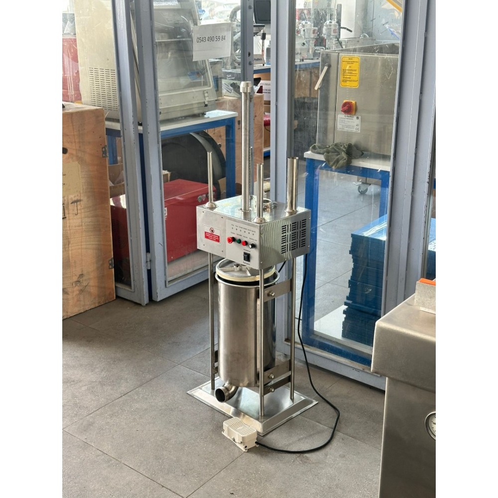 Akse 2. El 15 Litre Elektrikli Sucuk Sosis Dolum Makinası