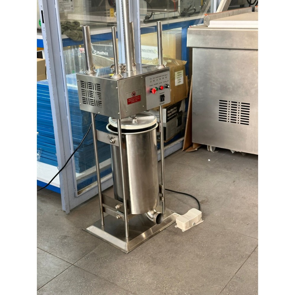 Akse 2. El 15 Litre Elektrikli Sucuk Sosis Dolum Makinası
