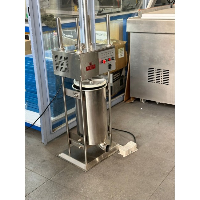 Akse 2. El 15 Litre Elektrikli Sucuk Sosis Dolum Makinası