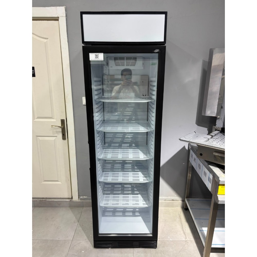 Dikey Tek Kapılı Kanopili Şişe Soğutucu Dolap 352 Litre Beyaz Dikey Tek Kapılı Kanopili Şişe Soğutucu Dolap 352 Litre Beyaz
