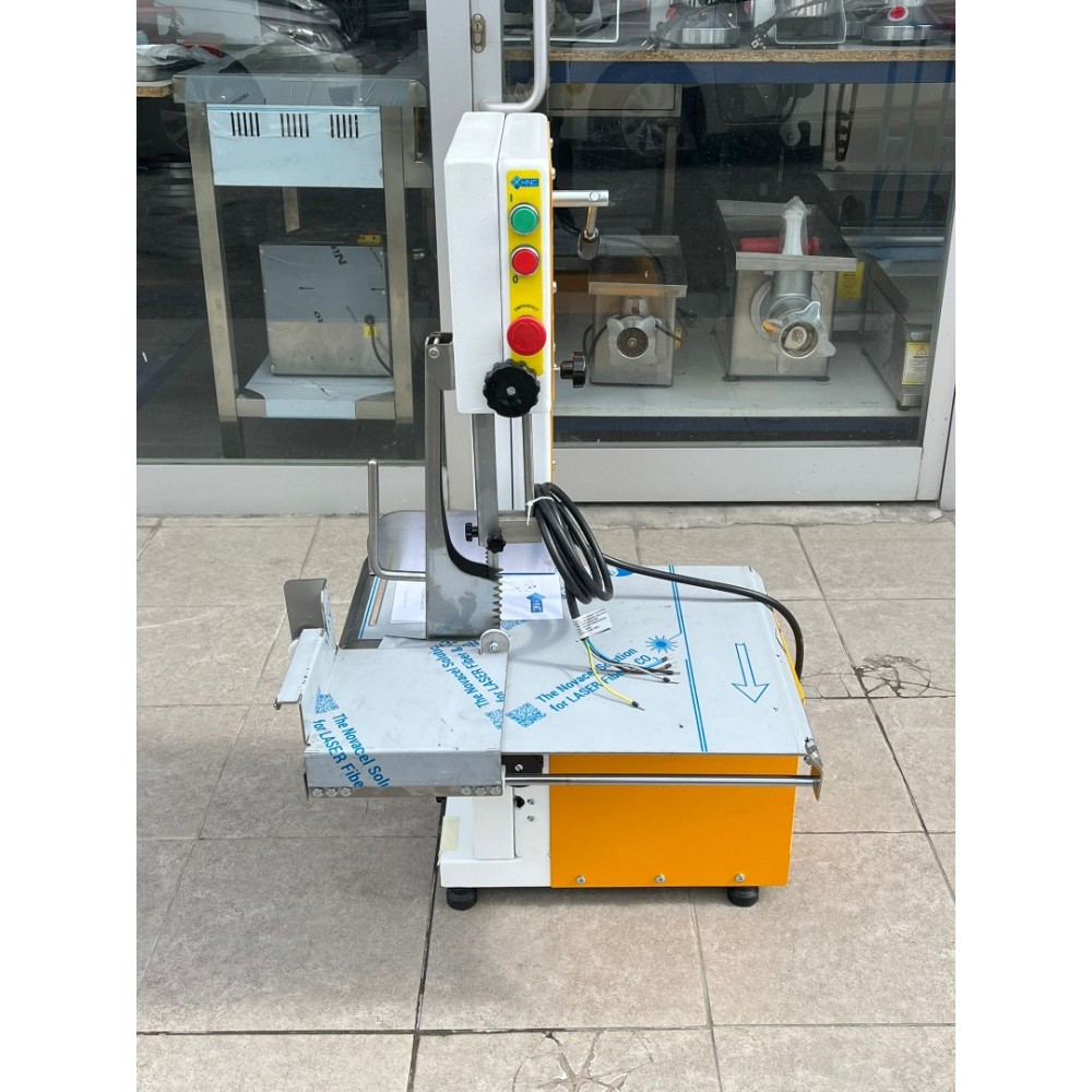 HNC Et Kemik Kesme Makinesi Geniş Tepsi 50 * 60 Cm